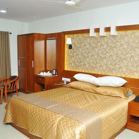 Kallada Mamatha Motels Kunnamkulam Exterior foto